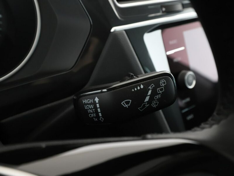 Volkswagen Tiguan Tempomat adaptacyjny PDC grzane fotele klima 3-strefowa navi bluetooth II (2016-2024)