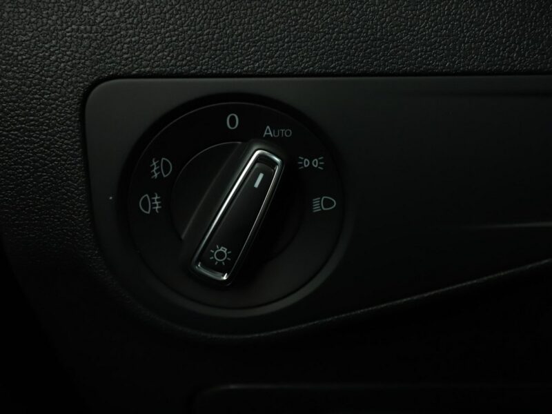 Volkswagen Tiguan Tempomat adaptacyjny PDC grzane fotele klima 3-strefowa navi bluetooth II (2016-2024)