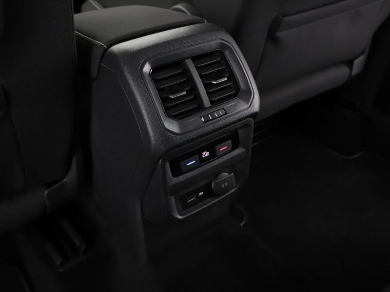 Volkswagen Tiguan Tempomat adaptacyjny PDC grzane fotele klima 3-strefowa navi bluetooth II (2016-2024)