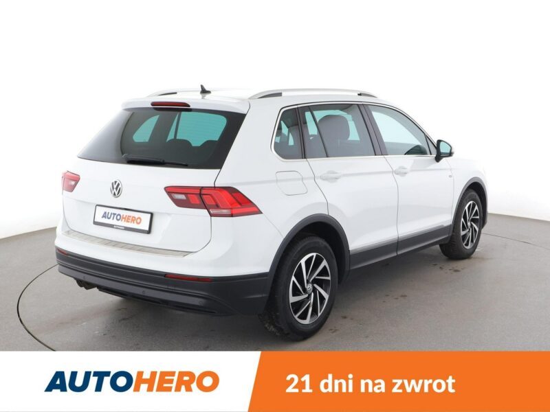 Volkswagen Tiguan Tempomat adaptacyjny PDC grzane fotele klima 3-strefowa navi bluetooth II (2016-2024)