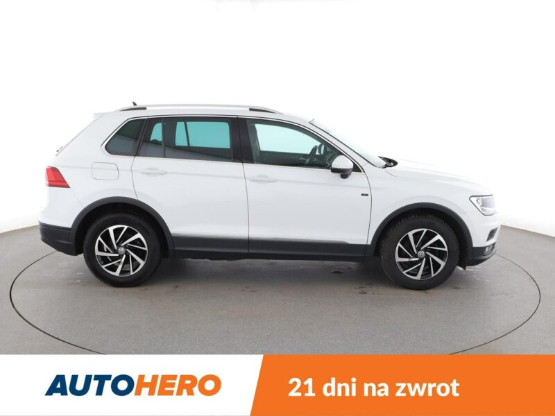 Volkswagen Tiguan Tempomat adaptacyjny PDC grzane fotele klima 3-strefowa navi bluetooth II (2016-2024)