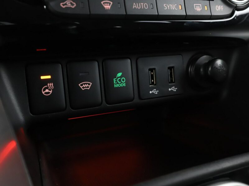 Mitsubishi Eclipse Cross PDC Klima auto grzane fotele przód/tył navi bluetooth VI (2018-)