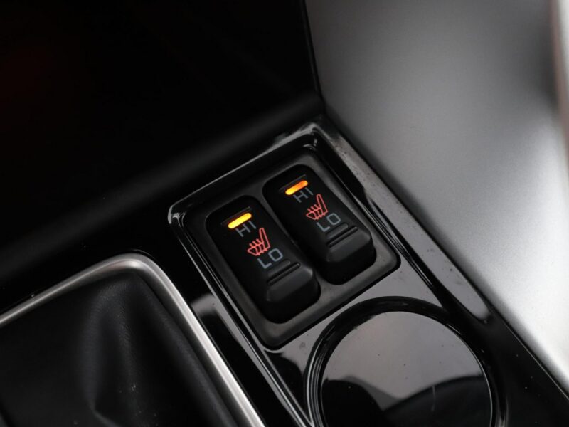 Mitsubishi Eclipse Cross PDC Klima auto grzane fotele przód/tył navi bluetooth VI (2018-)