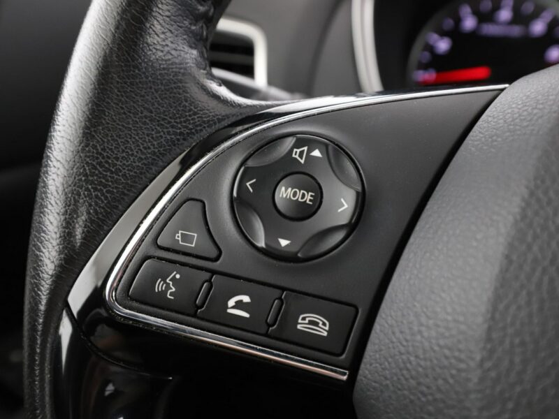 Mitsubishi Eclipse Cross PDC Klima auto grzane fotele przód/tył navi bluetooth VI (2018-)
