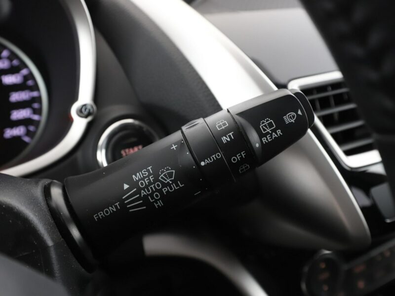 Mitsubishi Eclipse Cross PDC Klima auto grzane fotele przód/tył navi bluetooth VI (2018-)