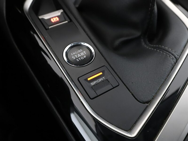 Peugeot 5008 Allure 7-osob. PDC grzane fotele navi kamera virtual półskóra tempomat II (2017-)