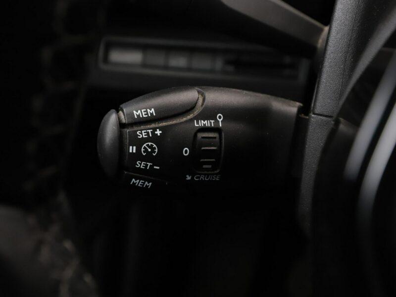 Peugeot 5008 Allure 7-osob. PDC grzane fotele navi kamera virtual półskóra tempomat II (2017-)