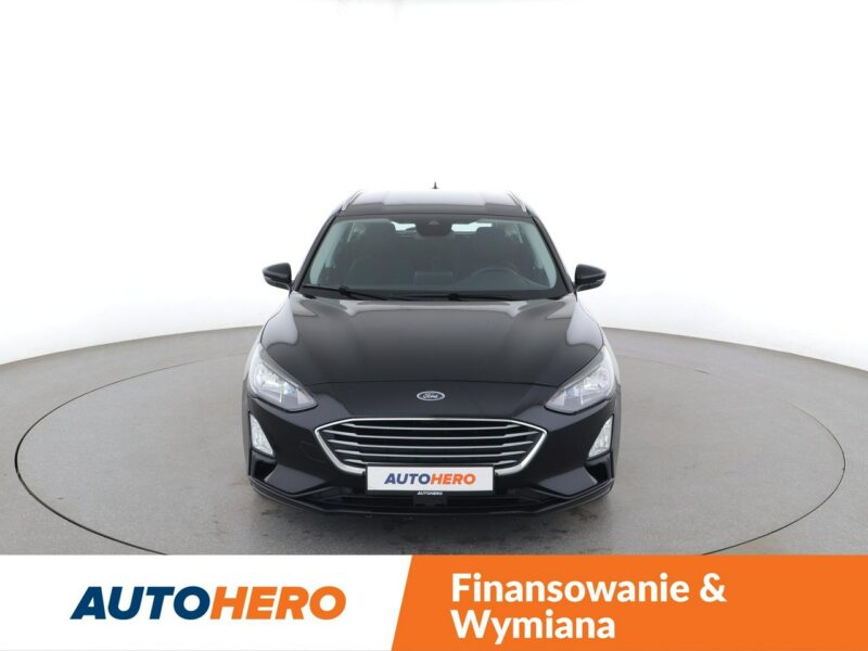 Ford Focus navigacja klimatyzacja czujniki parkowania bluetoothnavigacja klimatyz Mk4 (2018-)