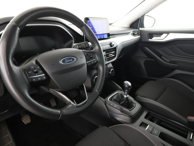 Ford Focus navigacja klimatyzacja czujniki parkowania bluetoothnavigacja klimatyz Mk4 (2018-)