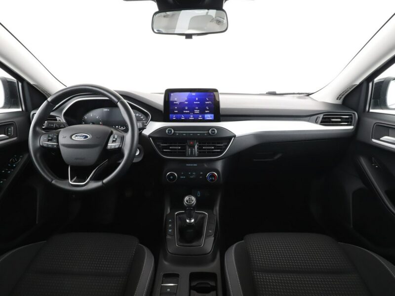 Ford Focus navigacja klimatyzacja czujniki parkowania bluetoothnavigacja klimatyz Mk4 (2018-)