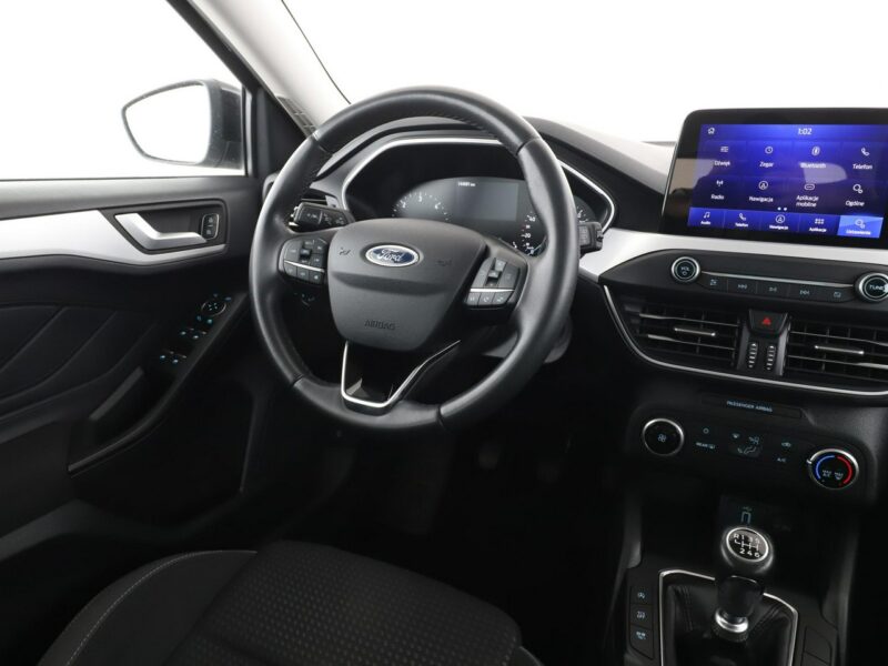 Ford Focus navigacja klimatyzacja czujniki parkowania bluetoothnavigacja klimatyz Mk4 (2018-)