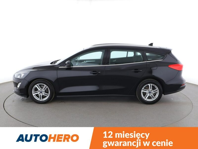 Ford Focus navigacja klimatyzacja czujniki parkowania bluetoothnavigacja klimatyz Mk4 (2018-)