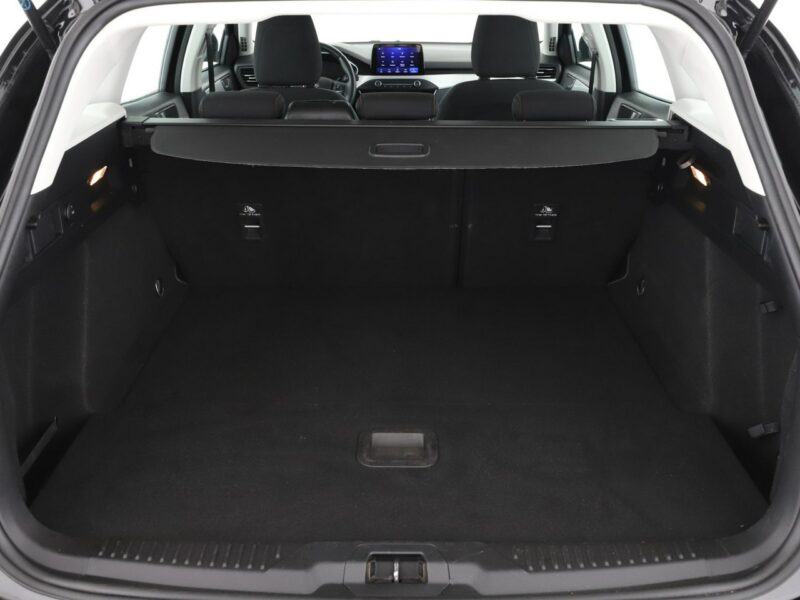 Ford Focus navigacja klimatyzacja czujniki parkowania bluetoothnavigacja klimatyz Mk4 (2018-)