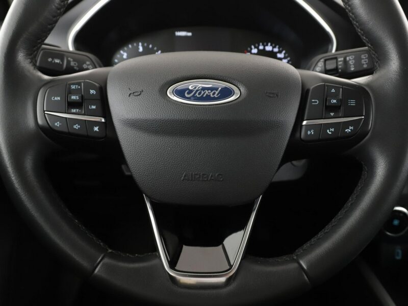 Ford Focus navigacja klimatyzacja czujniki parkowania bluetoothnavigacja klimatyz Mk4 (2018-)