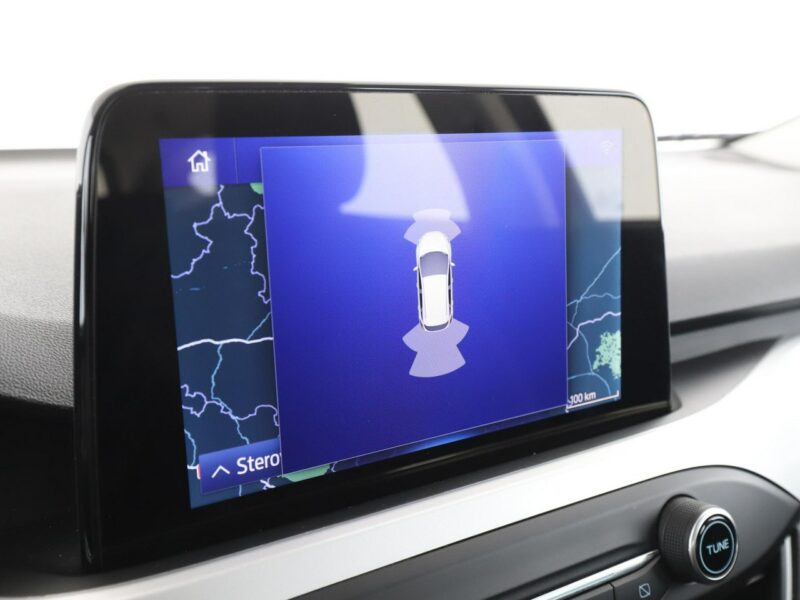 Ford Focus navigacja klimatyzacja czujniki parkowania bluetoothnavigacja klimatyz Mk4 (2018-)