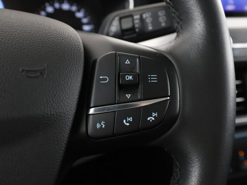 Ford Focus navigacja klimatyzacja czujniki parkowania bluetoothnavigacja klimatyz Mk4 (2018-)