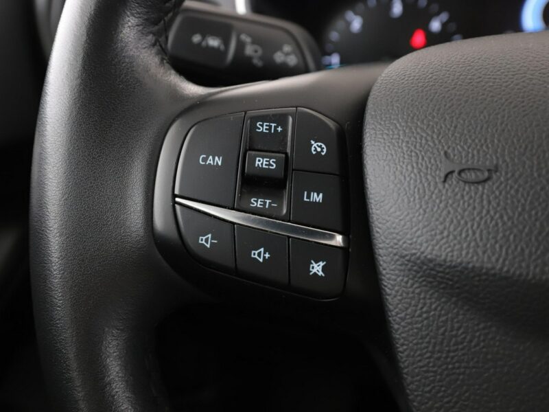 Ford Focus navigacja klimatyzacja czujniki parkowania bluetoothnavigacja klimatyz Mk4 (2018-)