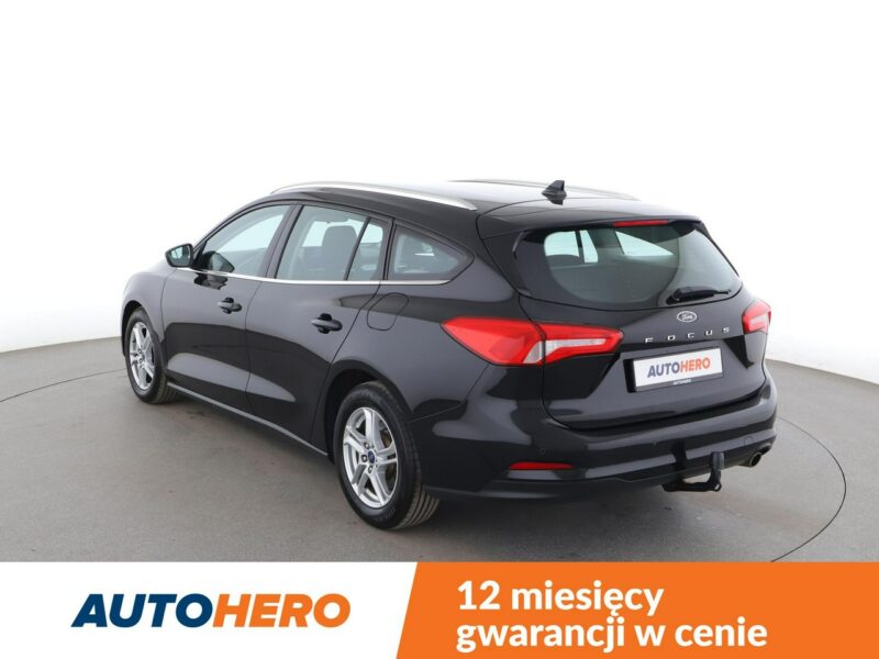 Ford Focus navigacja klimatyzacja czujniki parkowania bluetoothnavigacja klimatyz Mk4 (2018-)