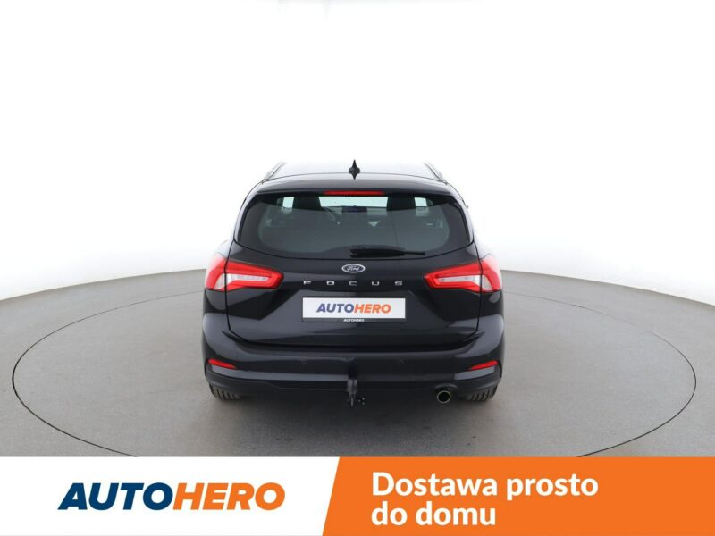 Ford Focus navigacja klimatyzacja czujniki parkowania bluetoothnavigacja klimatyz Mk4 (2018-)