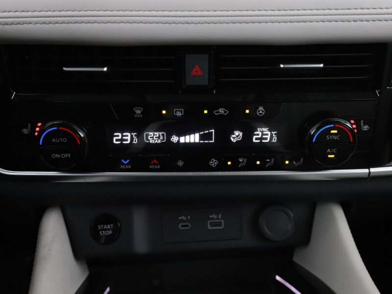 Nissan X-Trail HEV automat LED jasne skóry navi kamery 360 grzane fotele i kierownica IV (2021-)