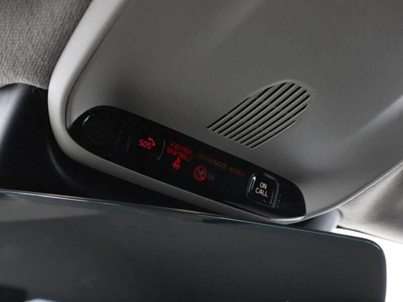 Volvo XC 40 Momentum Core niski przebieg kamera hak grzane fotele LED tempomat