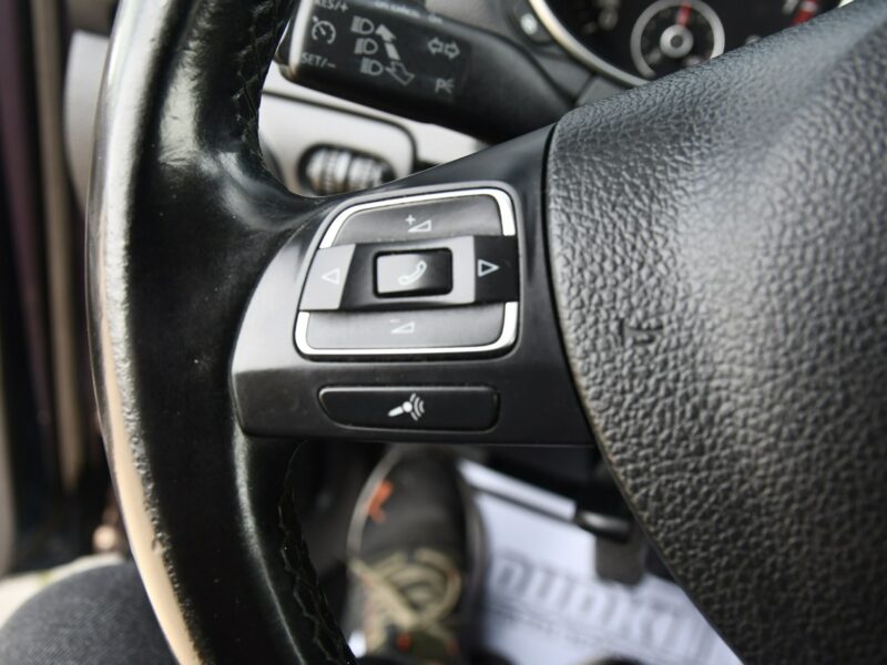 Volkswagen Golf 1,2Turbo benz. Navigacja.Kliamtr 2 str.Hak.Tempomat.Alu.kredyt.OKAZJA VI (2008-2012)