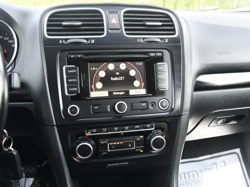 Volkswagen Golf 1,2Turbo benz. Navigacja.Kliamtr 2 str.Hak.Tempomat.Alu.kredyt.OKAZJA VI (2008-2012)