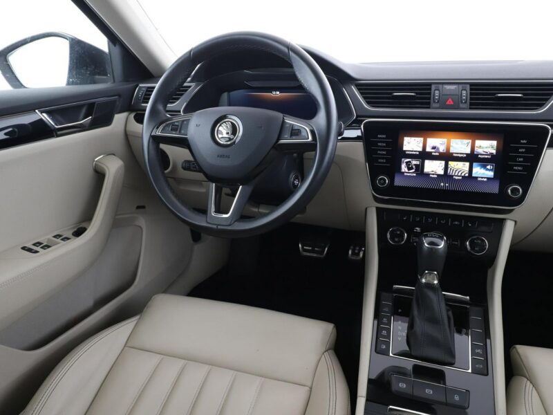 Škoda Superb Plugin in, L&K, skóra, Navi, Podg.fotele, tempomat, Bluetooth III (2015-2023)