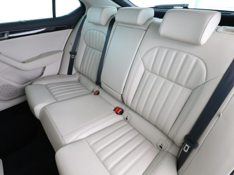 Škoda Superb Plugin in, L&K, skóra, Navi, Podg.fotele, tempomat, Bluetooth III (2015-2023)