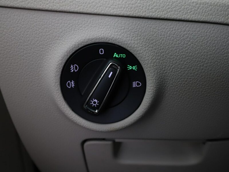 Škoda Superb Plugin in, L&K, skóra, Navi, Podg.fotele, tempomat, Bluetooth III (2015-2023)