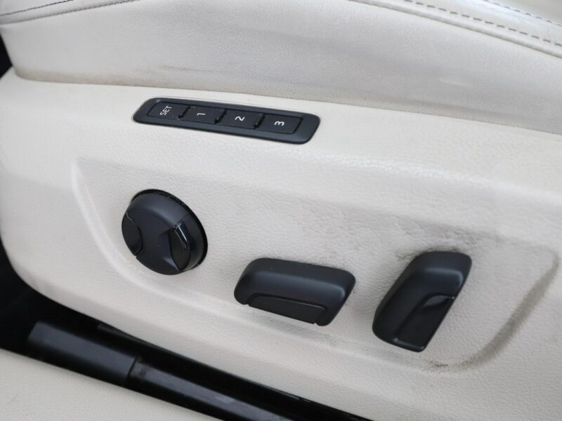 Škoda Superb Plugin in, L&K, skóra, Navi, Podg.fotele, tempomat, Bluetooth III (2015-2023)