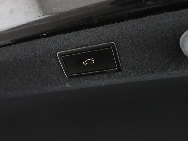 Škoda Superb Plugin in, L&K, skóra, Navi, Podg.fotele, tempomat, Bluetooth III (2015-2023)