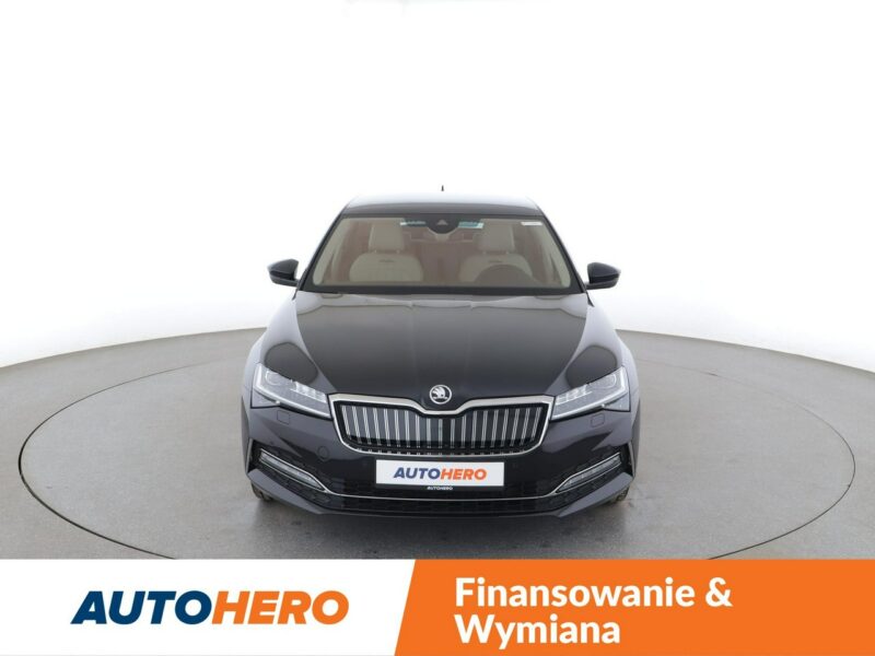 Škoda Superb Plugin in, L&K, skóra, Navi, Podg.fotele, tempomat, Bluetooth III (2015-2023)
