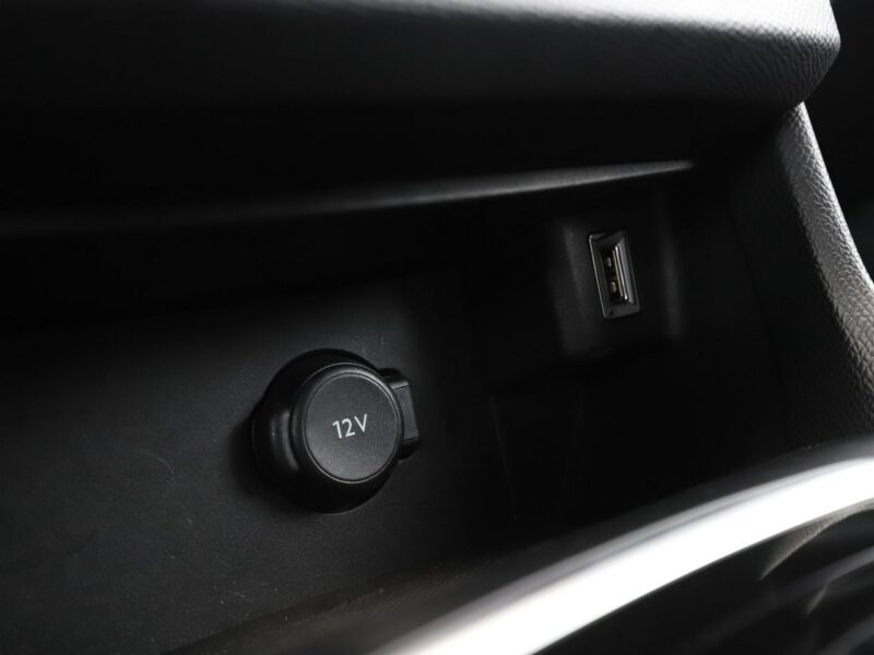 Peugeot 308 automat full LED skóra/alcantara navi kamera i czujniki parkowania T9 (2014-2021)