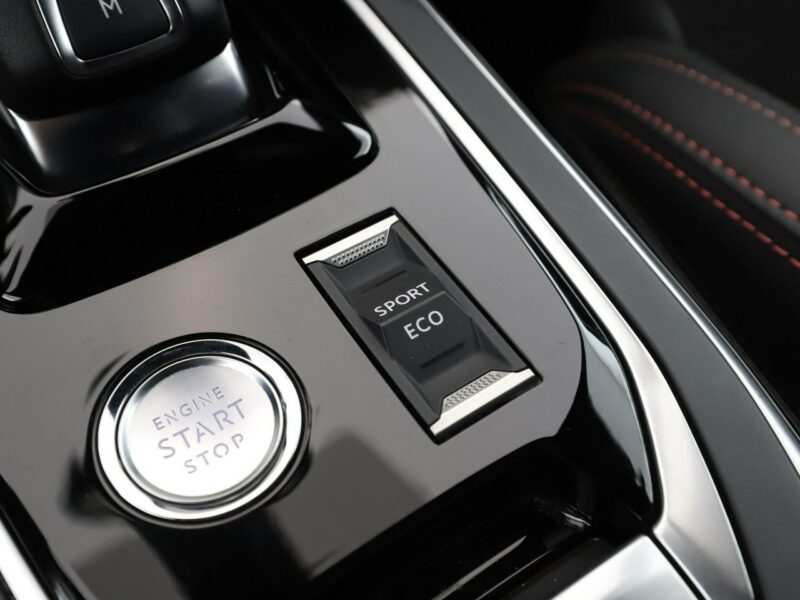 Peugeot 308 automat full LED skóra/alcantara navi kamera i czujniki parkowania T9 (2014-2021)
