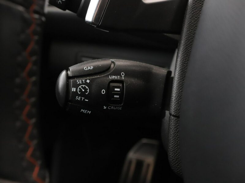Peugeot 308 automat full LED skóra/alcantara navi kamera i czujniki parkowania T9 (2014-2021)