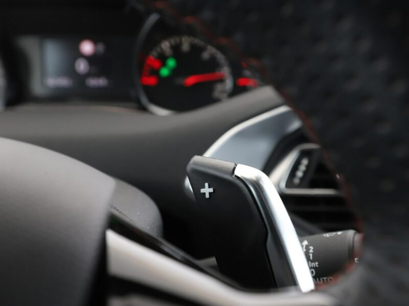 Peugeot 308 automat full LED skóra/alcantara navi kamera i czujniki parkowania T9 (2014-2021)