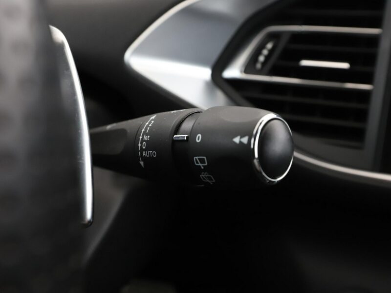 Peugeot 308 automat full LED skóra/alcantara navi kamera i czujniki parkowania T9 (2014-2021)