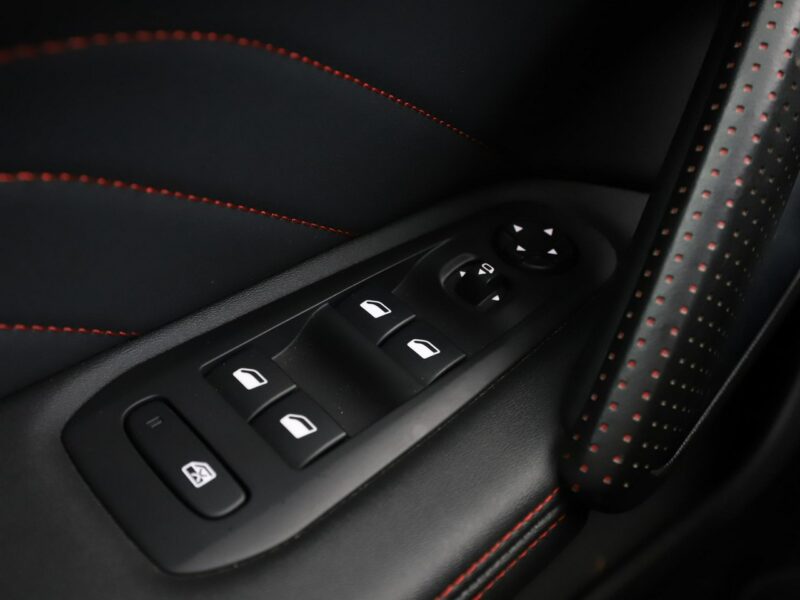 Peugeot 308 automat full LED skóra/alcantara navi kamera i czujniki parkowania T9 (2014-2021)