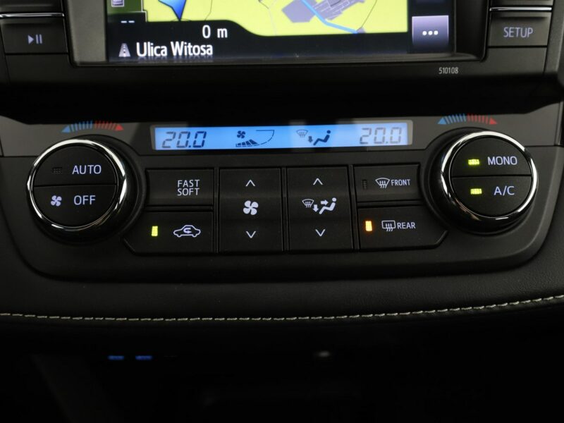 Toyota RAV-4 HEV navi kamera i czyjniki parkowania IV (2012-)