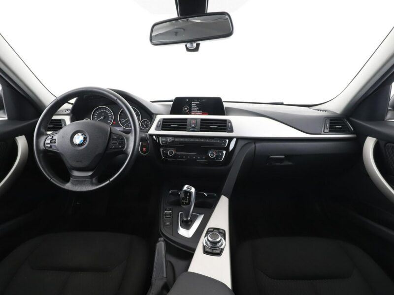 BMW 318 2.0d Automat Advantage Klimatronik Tempomat Navi Grzane Fotele PDC LED F30/F31 (2012-)