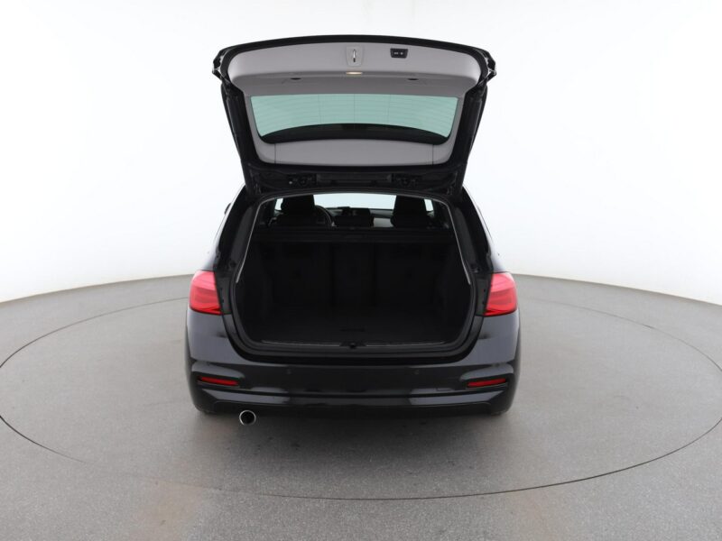 BMW 318 2.0d Automat Advantage Klimatronik Tempomat Navi Grzane Fotele PDC LED F30/F31 (2012-)