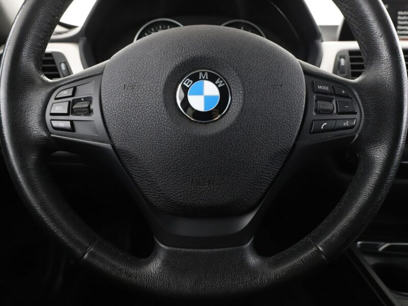 BMW 318 2.0d Automat Advantage Klimatronik Tempomat Navi Grzane Fotele PDC LED F30/F31 (2012-)