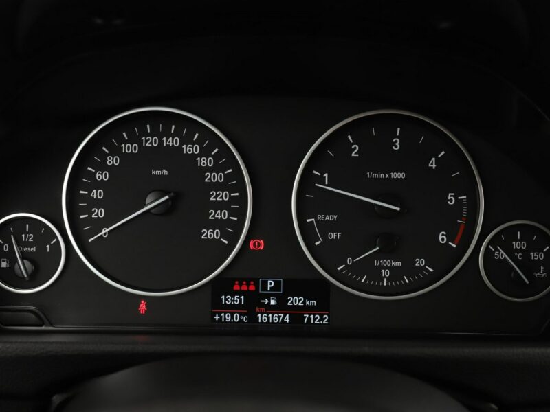 BMW 318 2.0d Automat Advantage Klimatronik Tempomat Navi Grzane Fotele PDC LED F30/F31 (2012-)