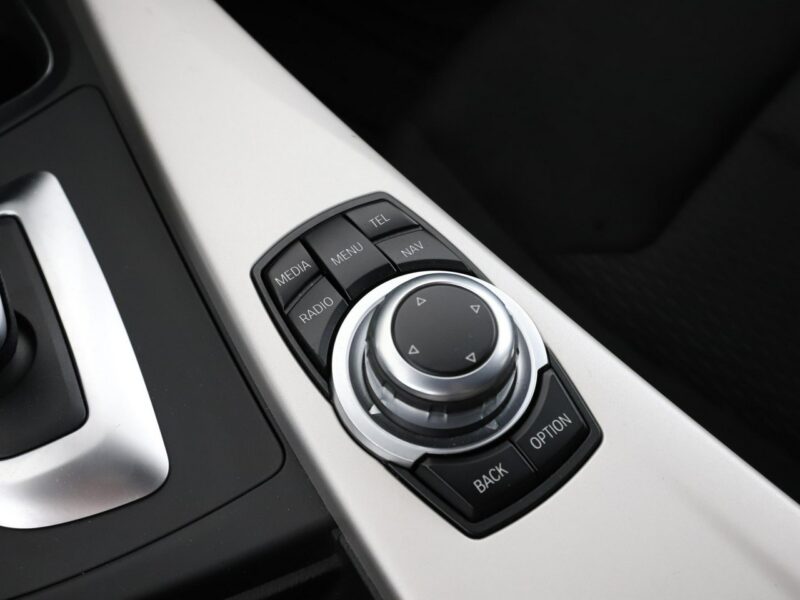 BMW 318 2.0d Automat Advantage Klimatronik Tempomat Navi Grzane Fotele PDC LED F30/F31 (2012-)