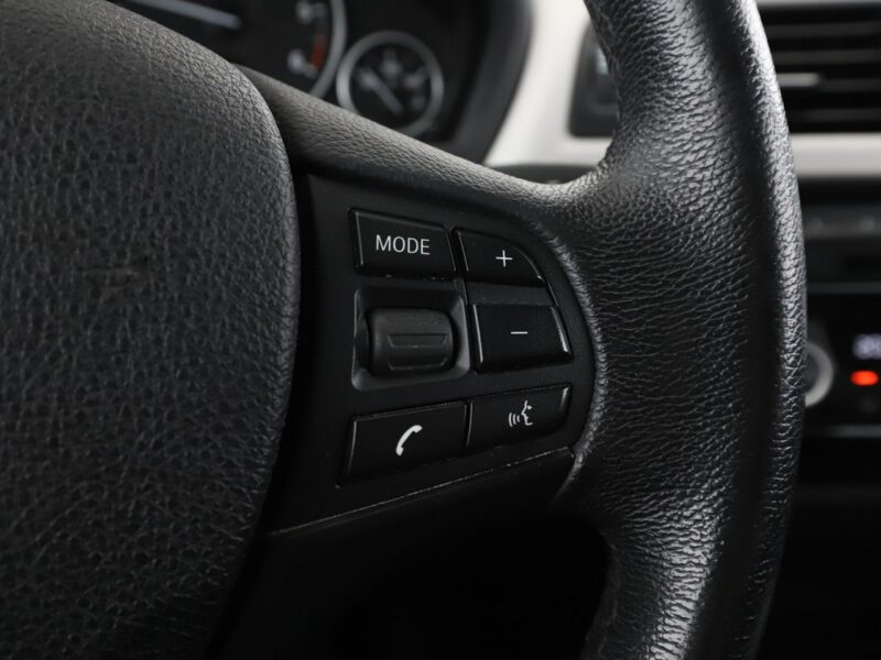 BMW 318 2.0d Automat Advantage Klimatronik Tempomat Navi Grzane Fotele PDC LED F30/F31 (2012-)