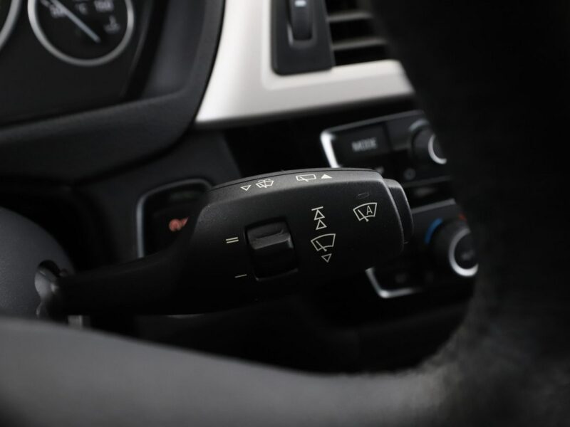 BMW 318 2.0d Automat Advantage Klimatronik Tempomat Navi Grzane Fotele PDC LED F30/F31 (2012-)