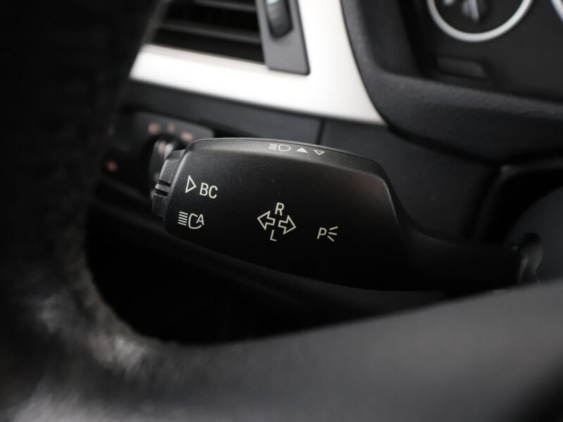 BMW 318 2.0d Automat Advantage Klimatronik Tempomat Navi Grzane Fotele PDC LED F30/F31 (2012-)