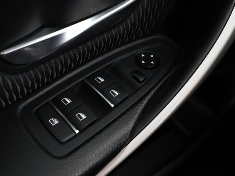 BMW 318 2.0d Automat Advantage Klimatronik Tempomat Navi Grzane Fotele PDC LED F30/F31 (2012-)