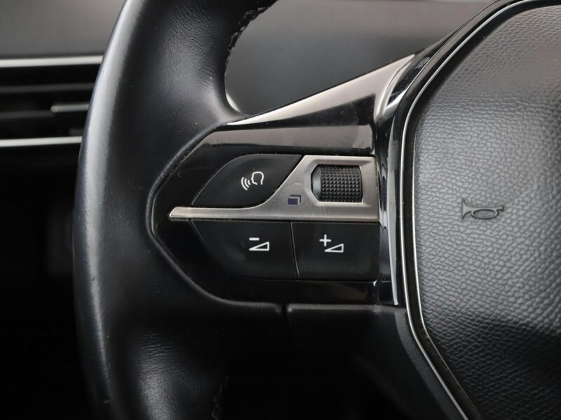 Peugeot 3008 navi virtual cocpik półskóra kamera i czujniki parkowania II (2016-)